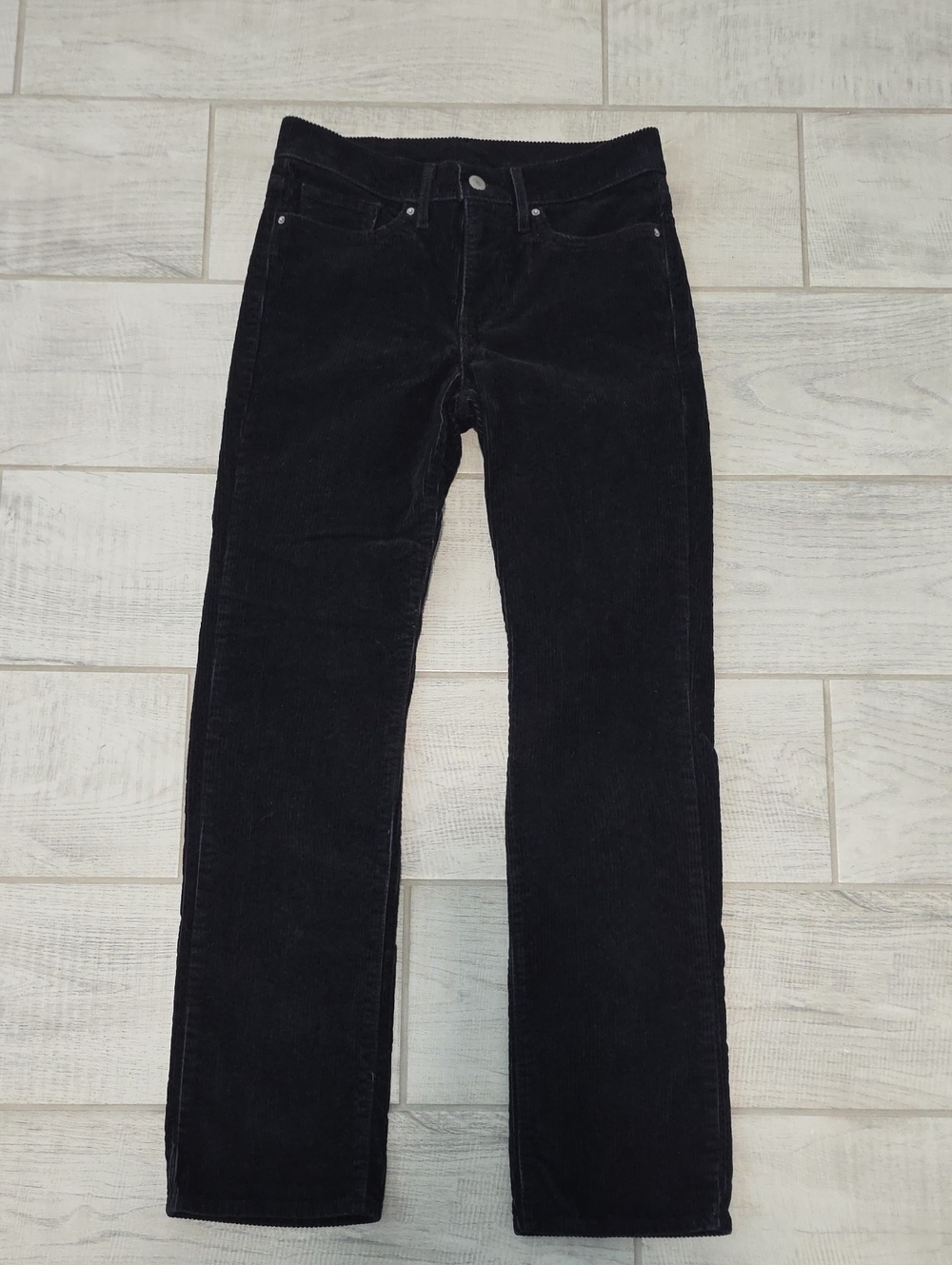 Levi’s 311 Shaping Straight Leg Women's Size 27x30  Black Corduroy Slimming